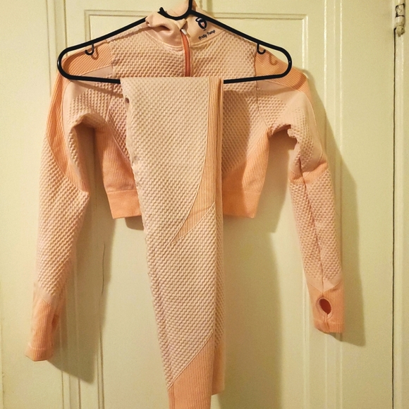 Work out - Picture 1 of 3